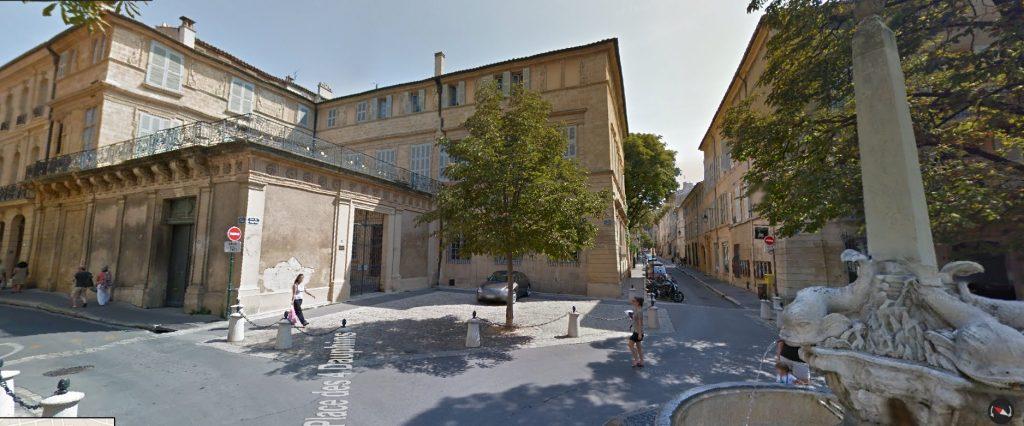 a Place des 4 dauphins à Aix-en-Provence fut le lieu de tournage de plusieurs scènes du film « Le Hussard sur le toit »