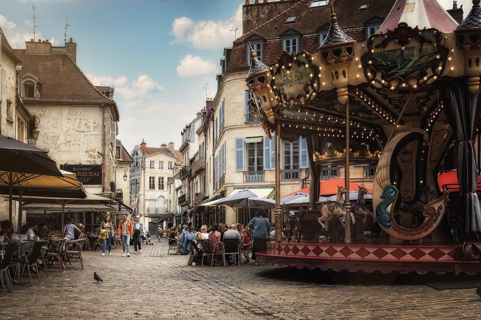 Le carrousel en centre-ville 