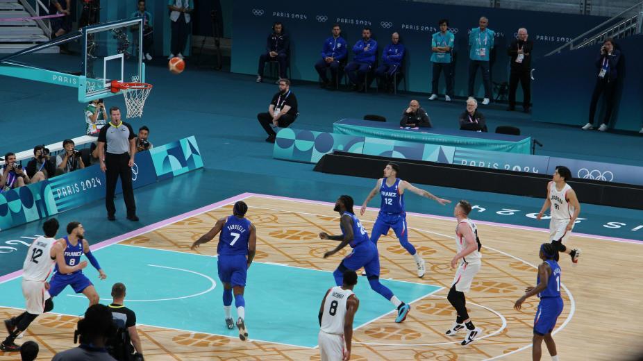 Match de basket au stade Pierre Mauroy, décathlon Aréna