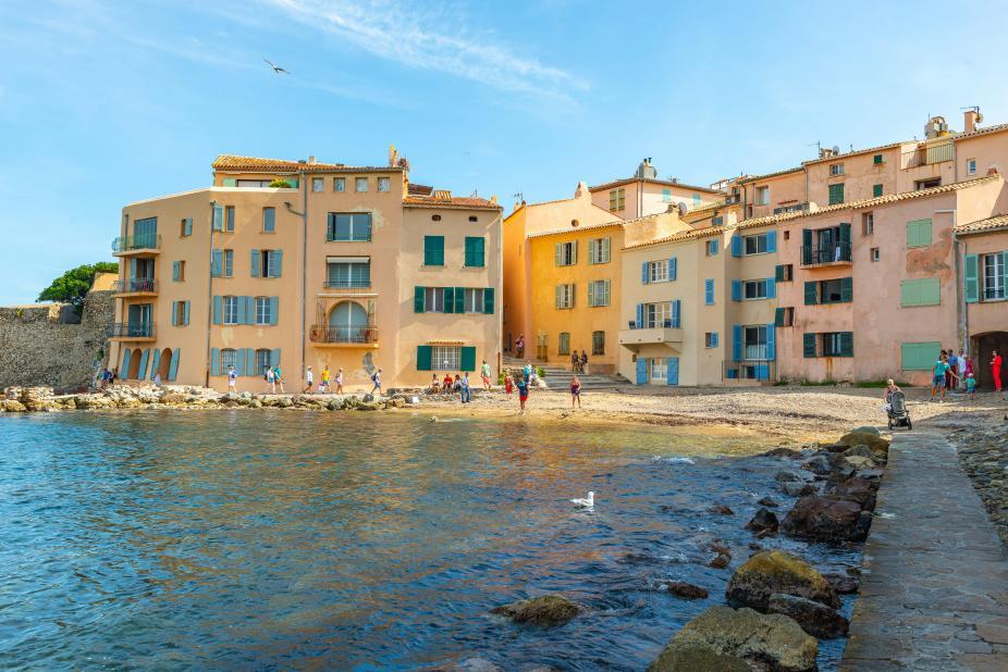 En ville, à Saint-Tropez 