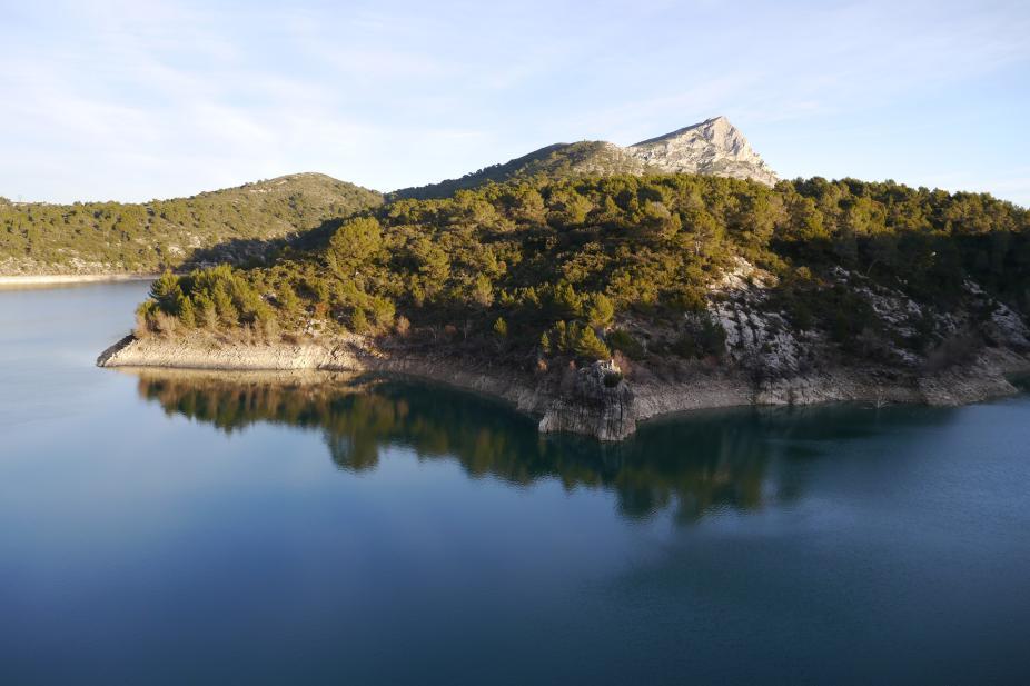 Les lacs près d'Aix-en-Provence
