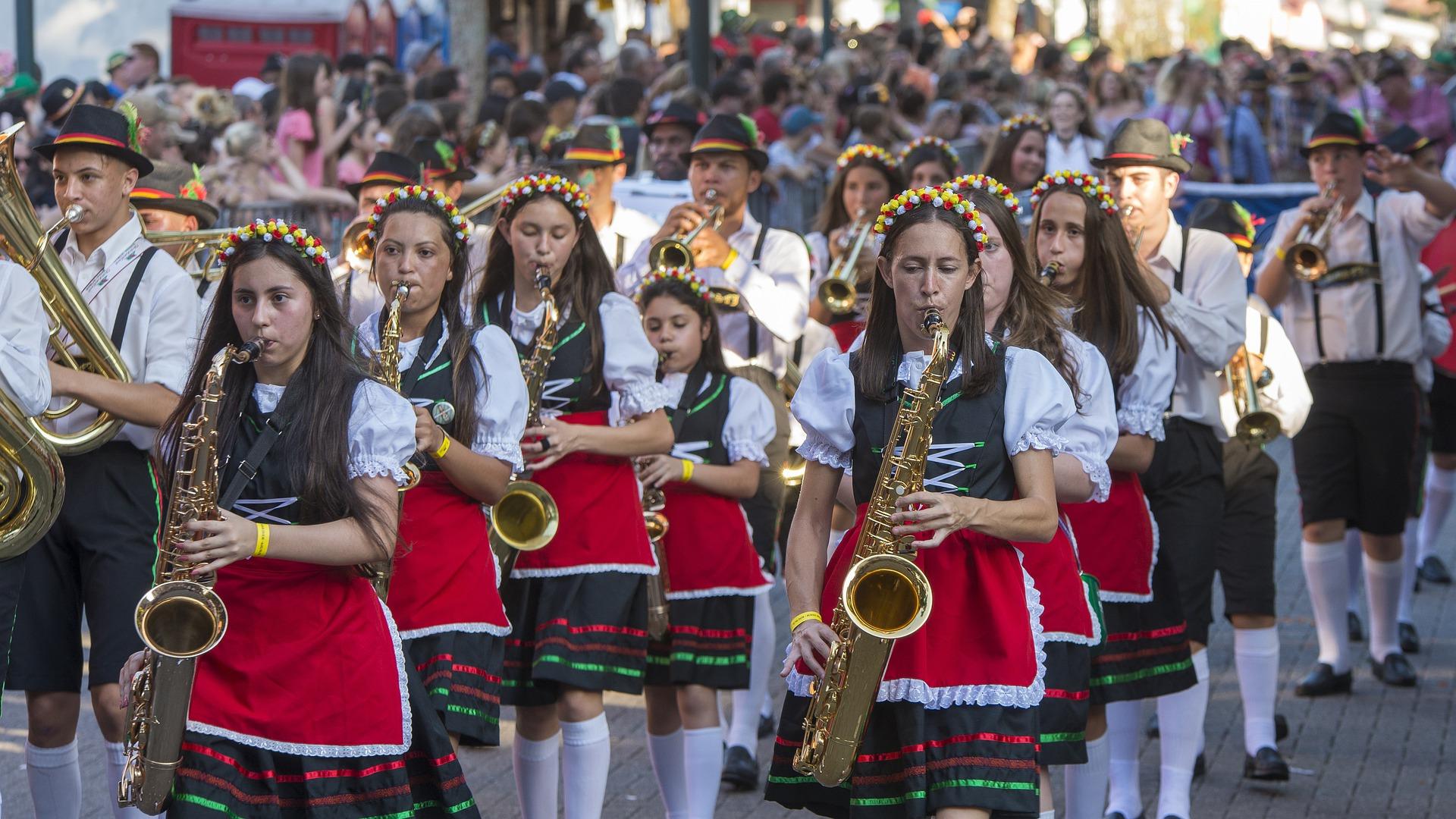 Défilé de la fanfare