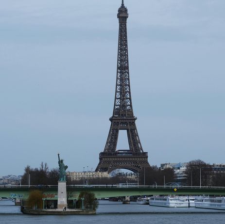 L'île aux cygnes et la tour Eiffel 