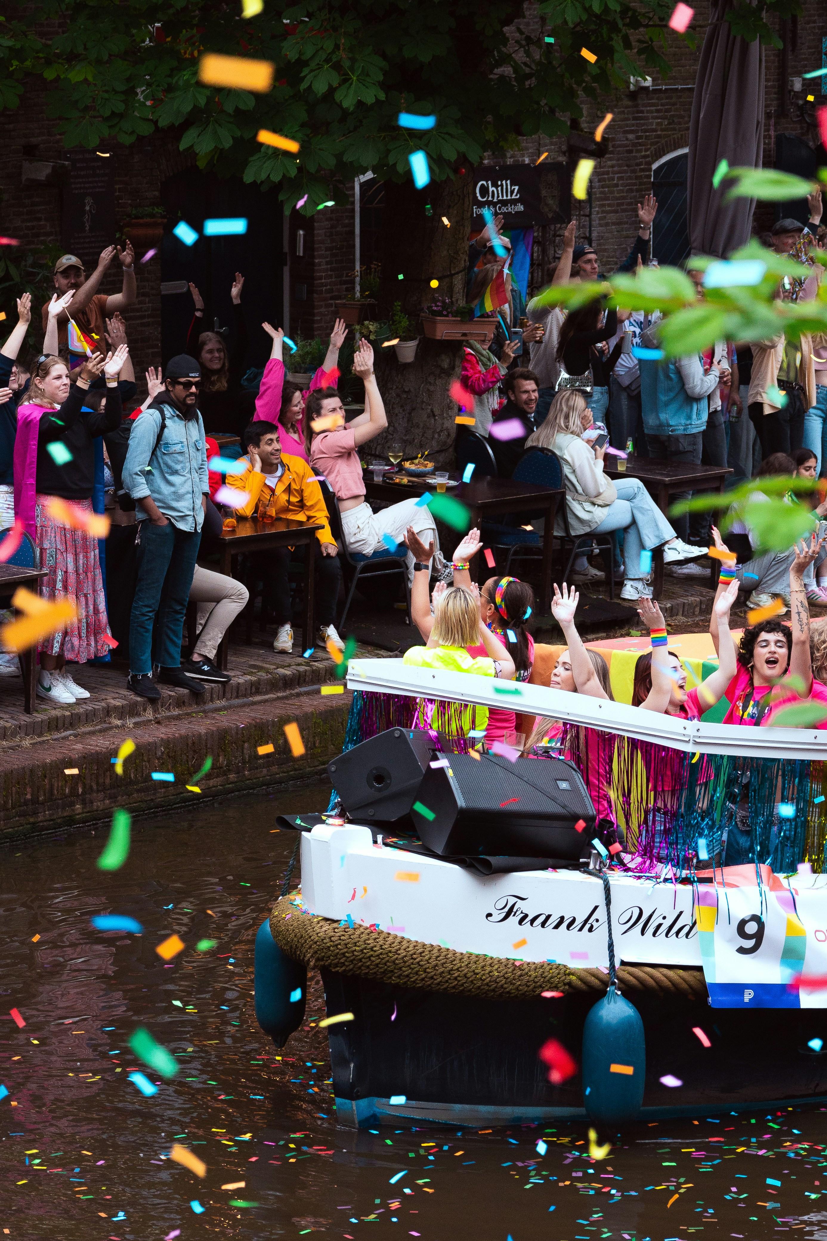 La fête au bord des canaux à Amsterdam 