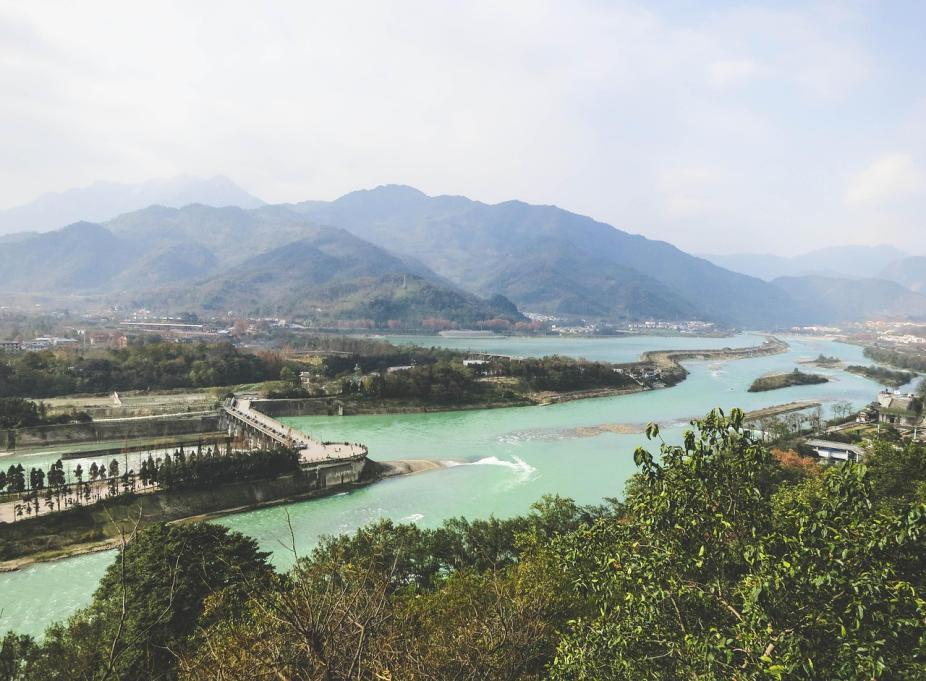 Dujiangyan et sa retenue d'eau 