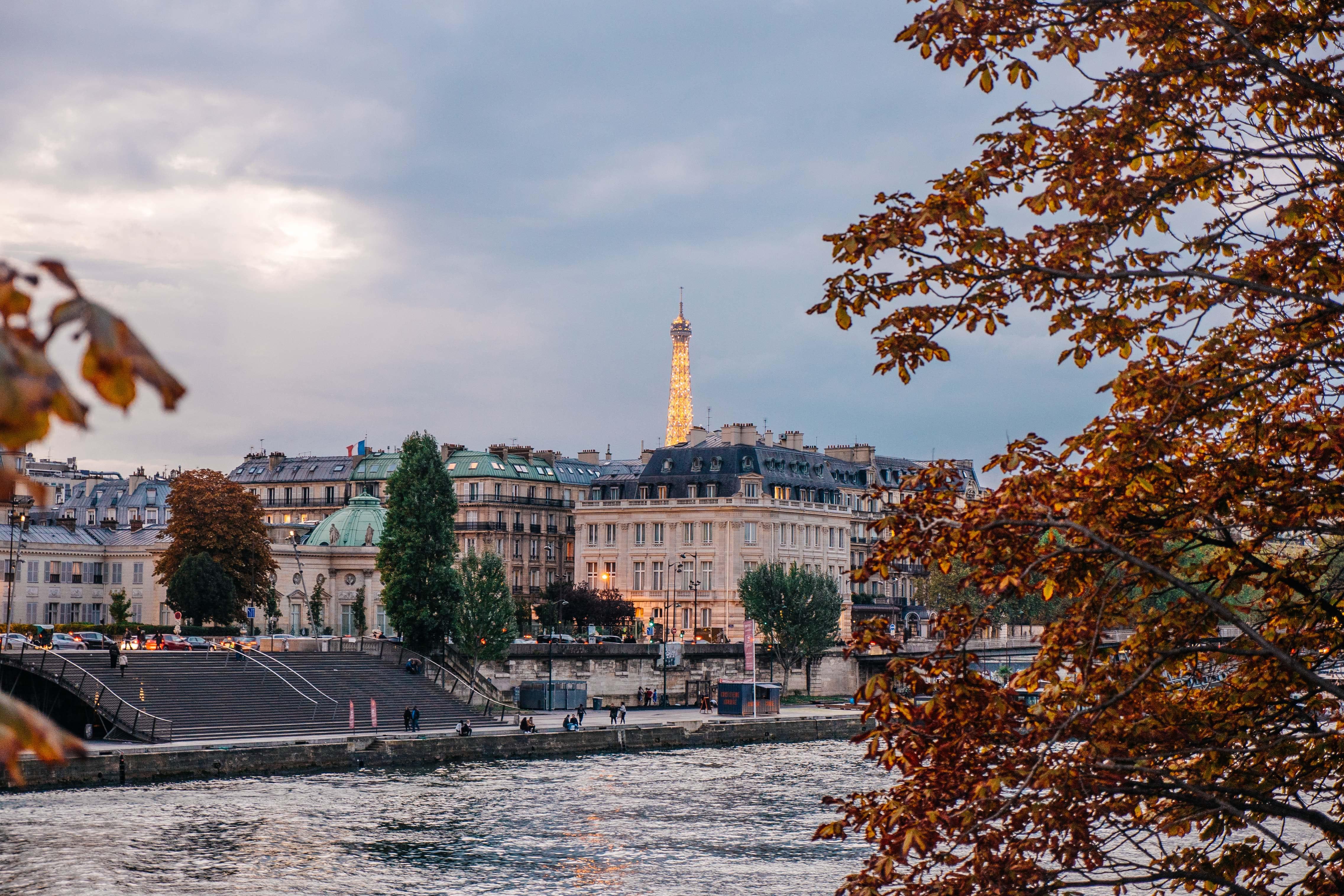 la tour Eiffel en automne
