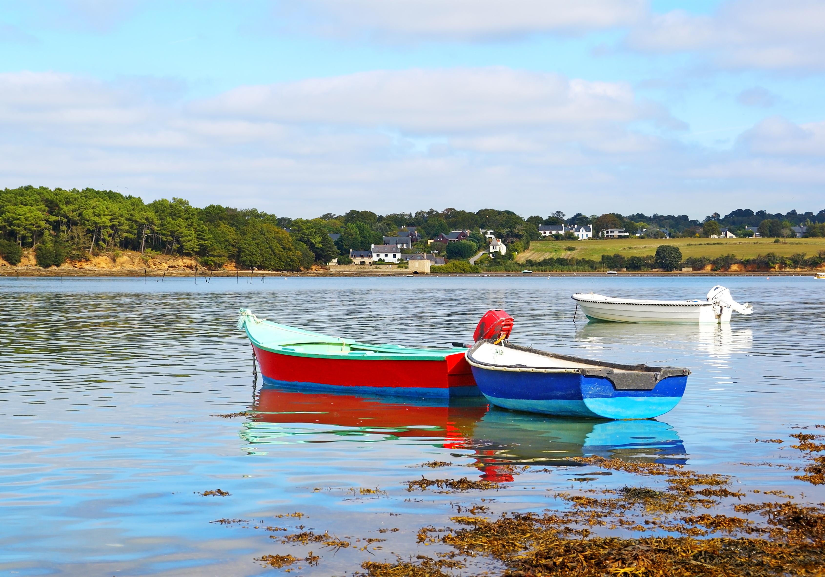 Barques colorées en Morbihan