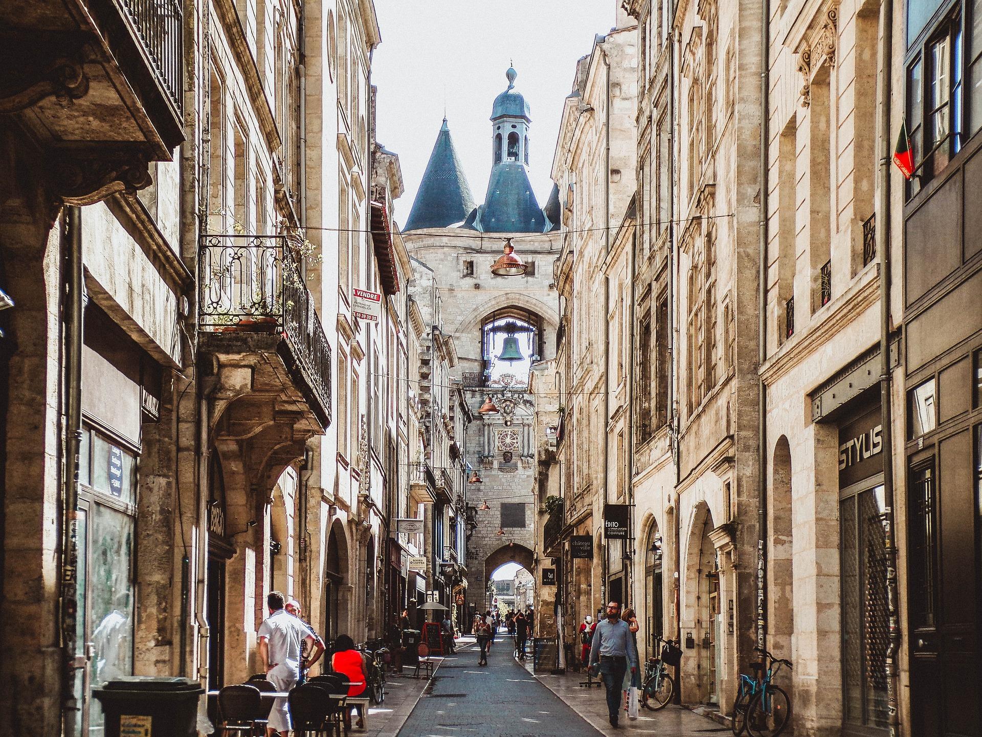 rue St James et la Grosse cloche à Bordeaux 