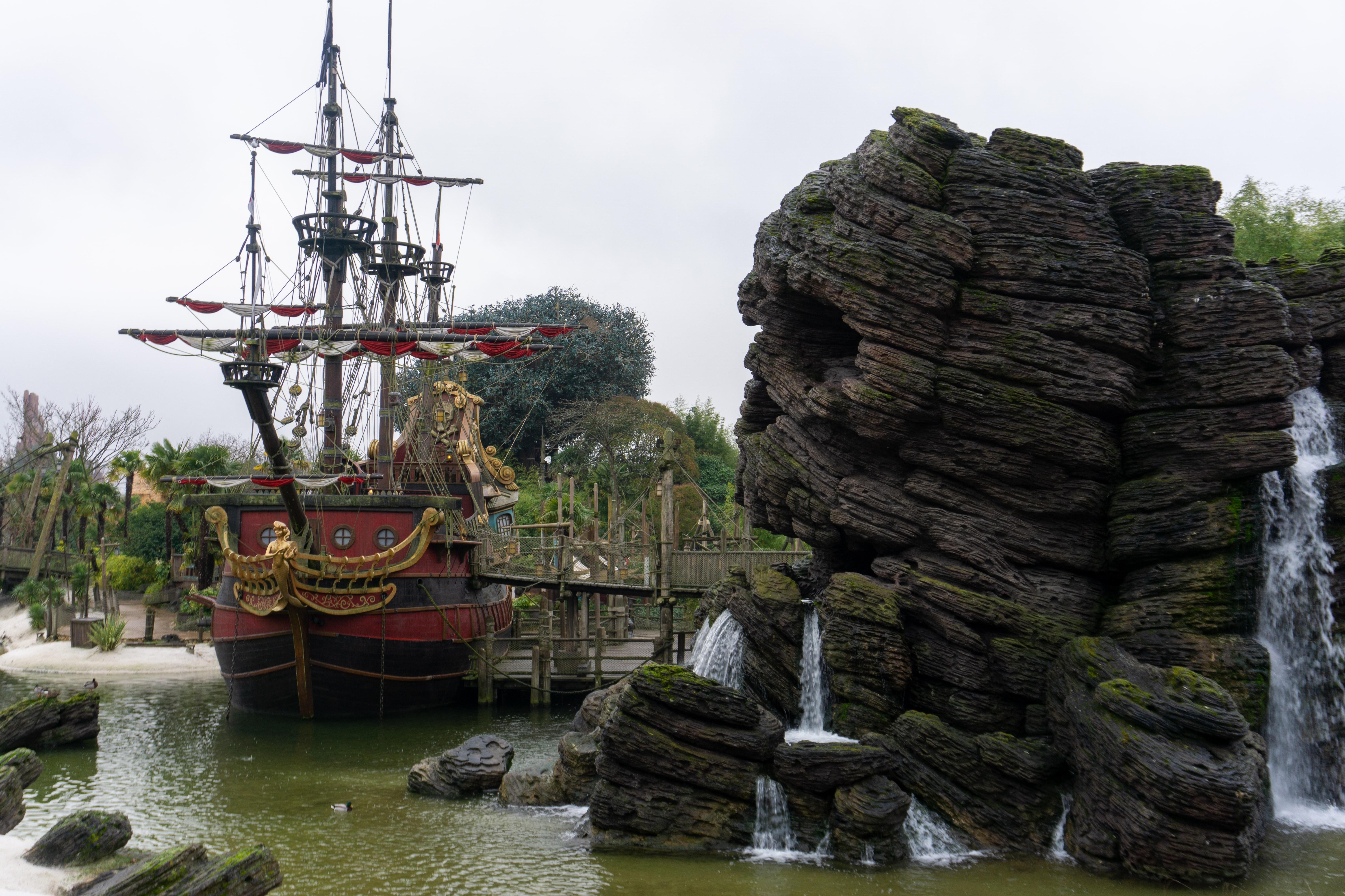 L'attraction Pirates des Caraïbes, au parc Disneyland Paris 