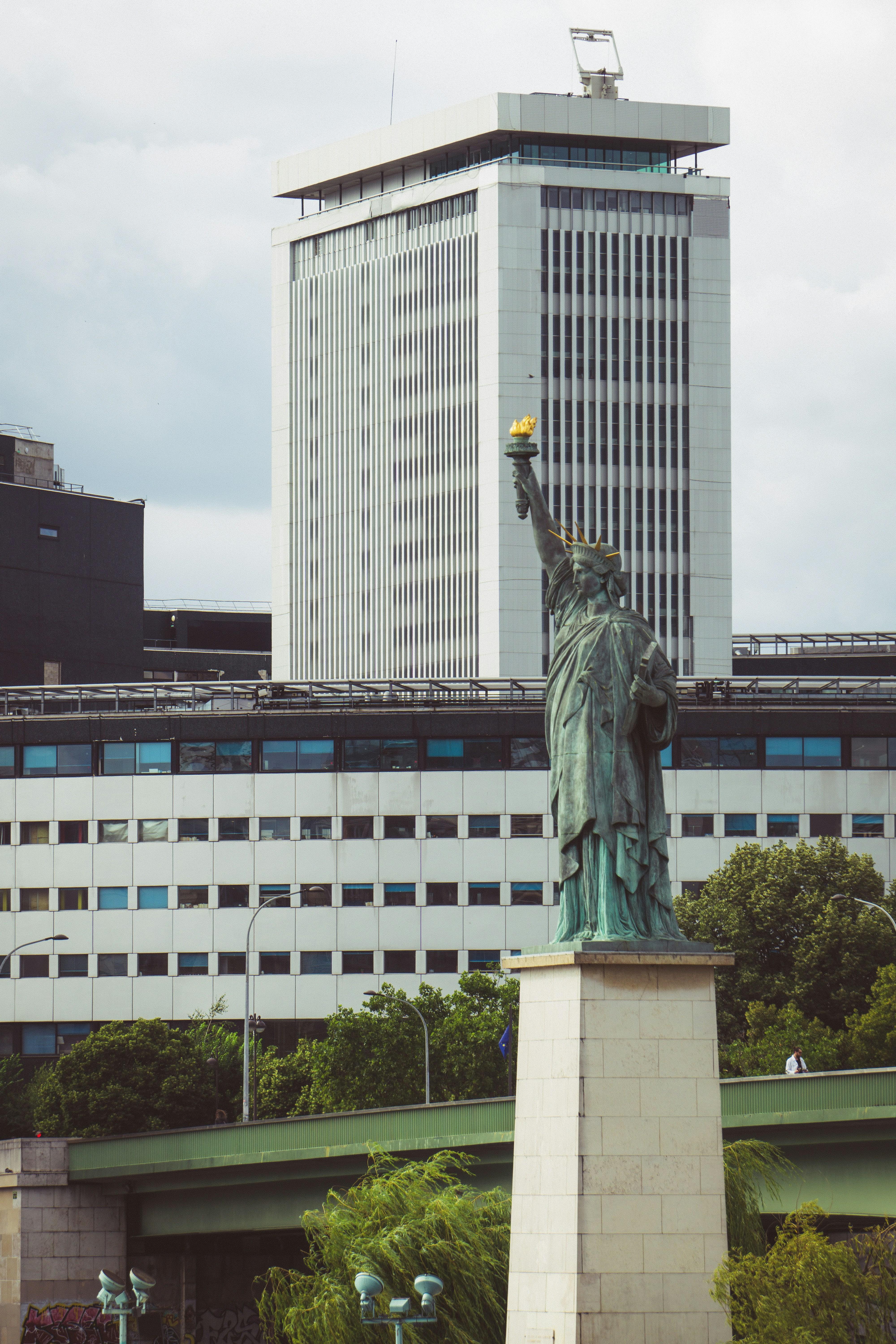 La statue de la liberté sur l'île aux cygnes