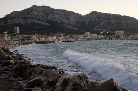 Les vagues sur les plages du Prado à Marseille