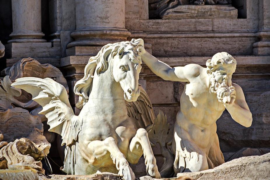 Triton et le cheval calme, à droite de la fontaine de Trévi, à Rome