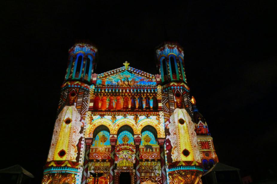 la cathédrale Saint-Jean-Baptiste illuminée pour la fête des Lumières de Lyon 
