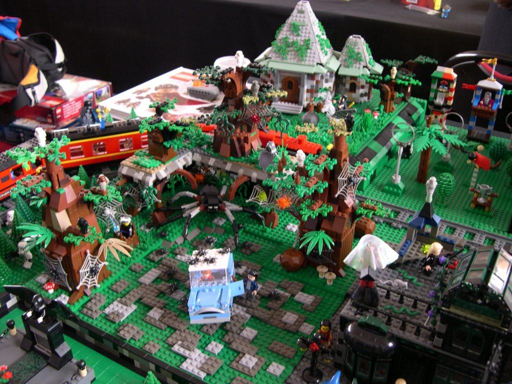 La forêt interdite, lieu culte de la saga, reproduite en lego