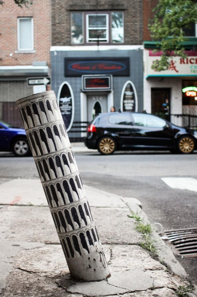 La Tour de Pise au coin d’une rue