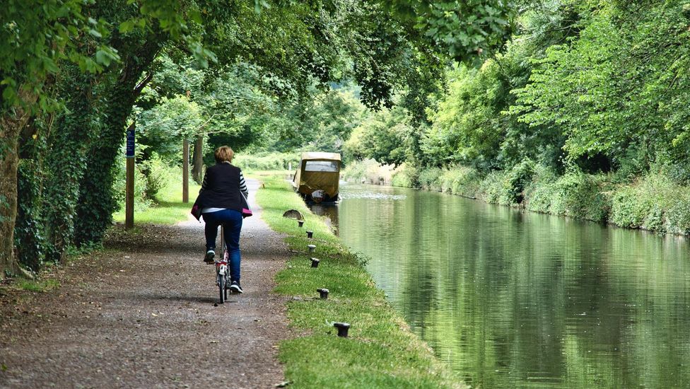 vélo au bord du canal