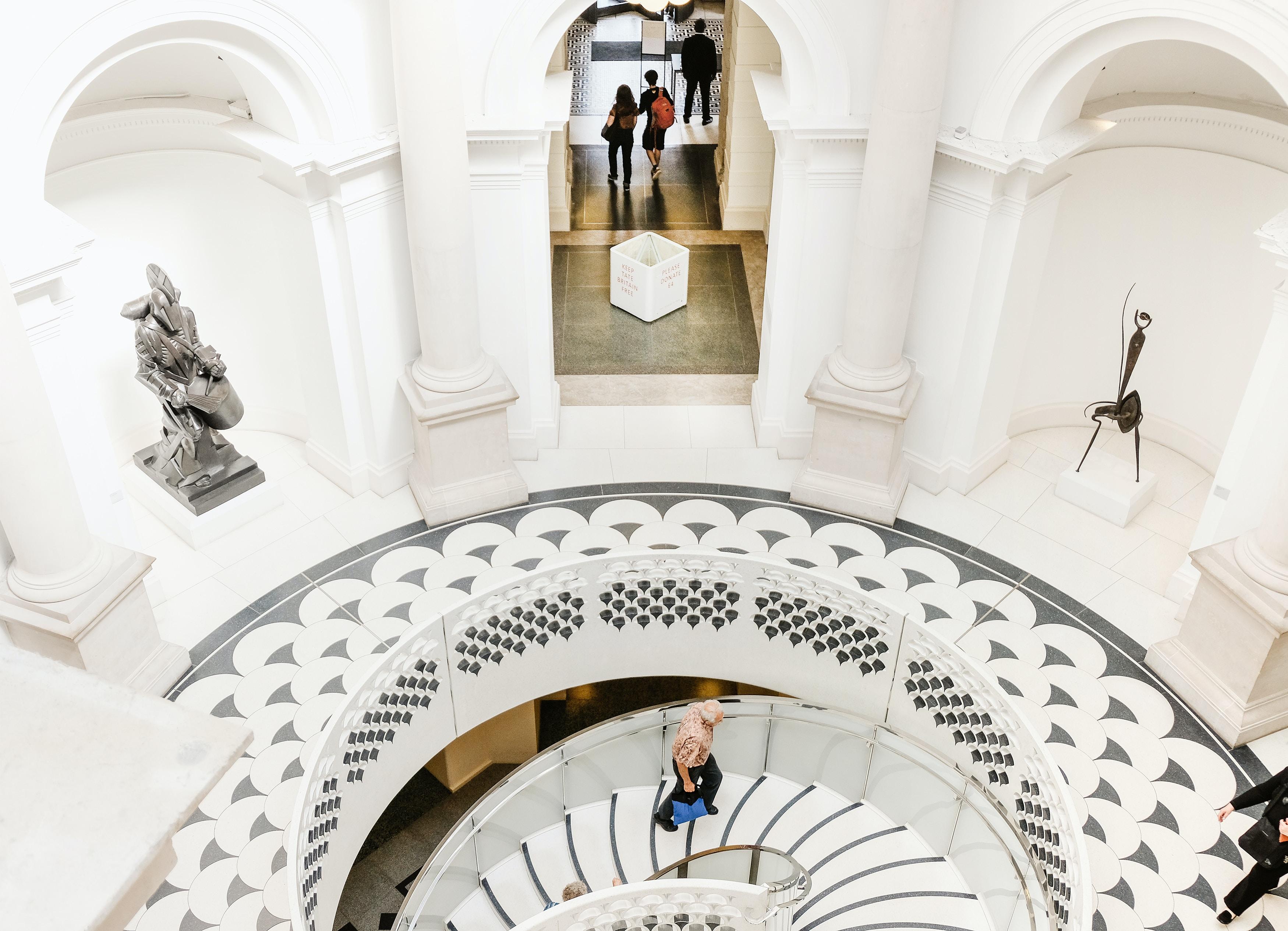 L'escalier de la Tate Britain à Londres