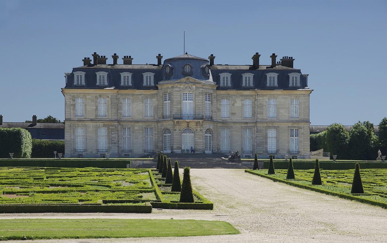 Le château de Champs-sur-Marne côté jardin