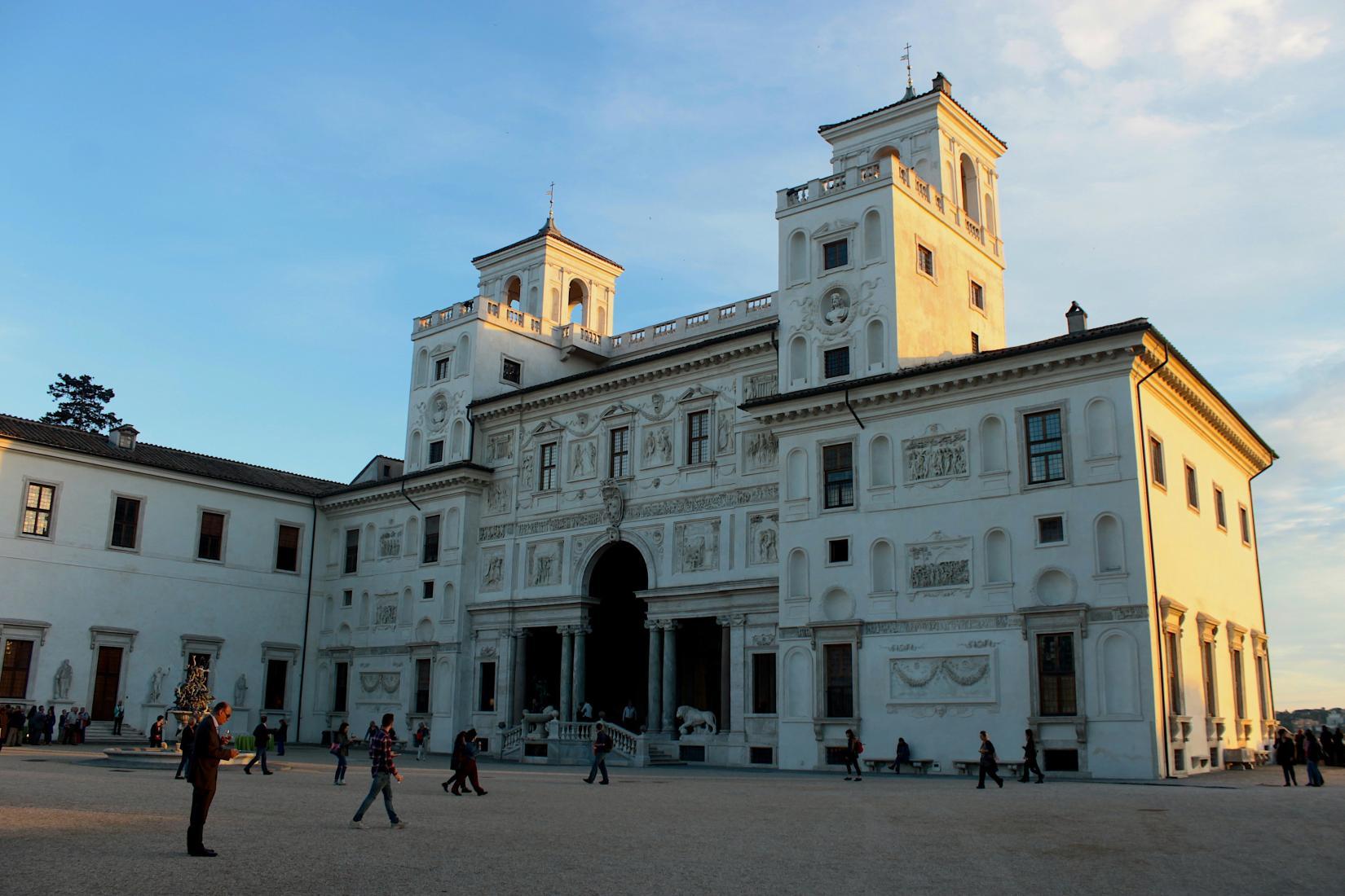 La villa Medicis, à Rome 